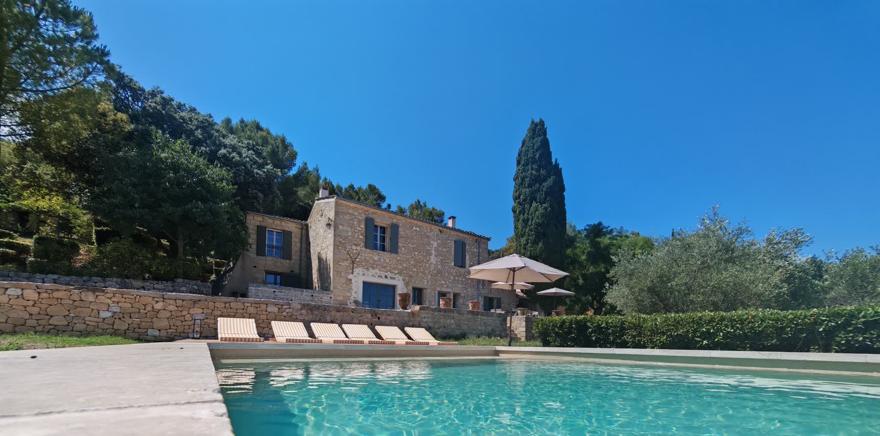 Pool einer Finca auf Mallorca