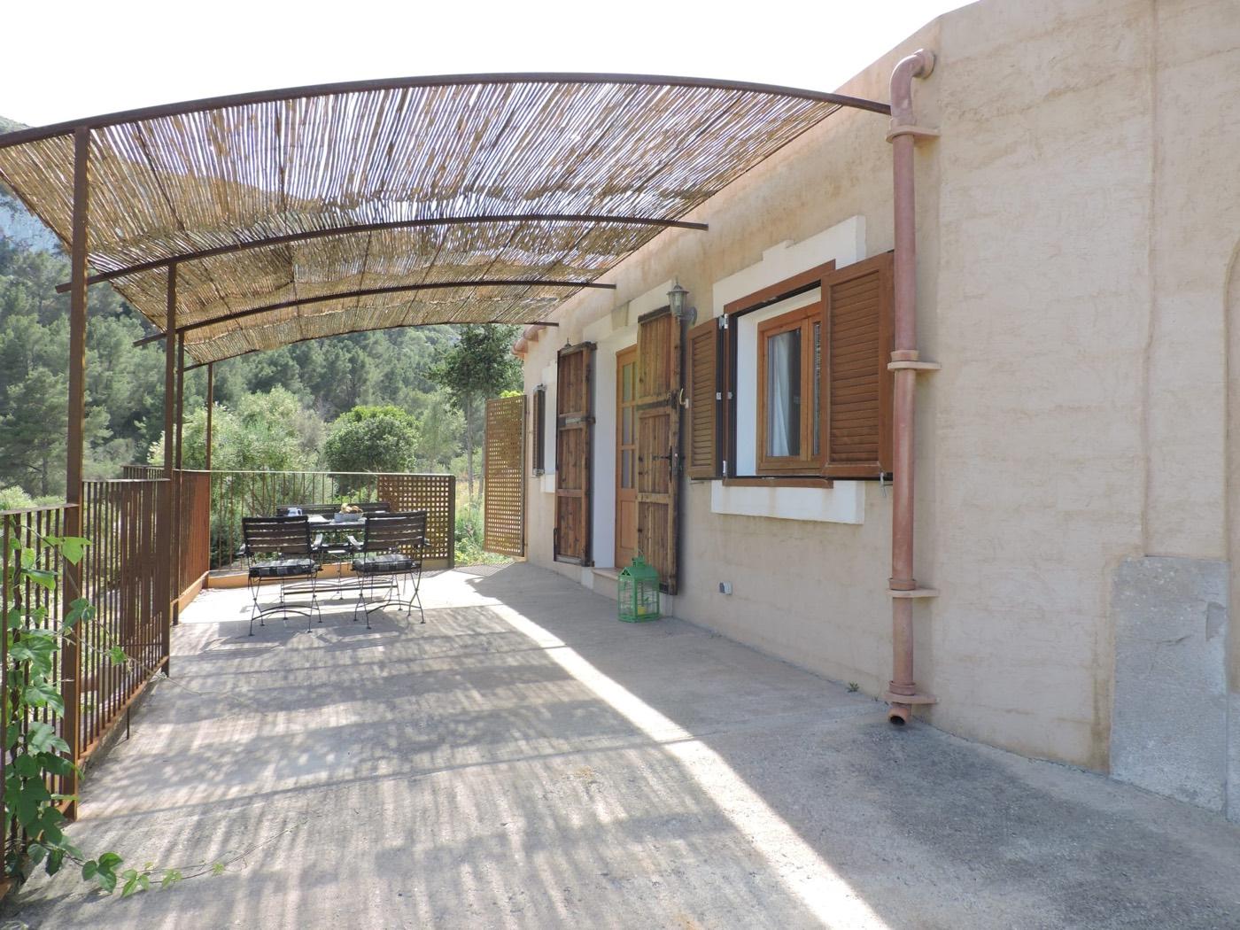 Agroturisme Sa Pedra Viva - Luftaufnahme des Anwesens mit Haupthaus und Pool